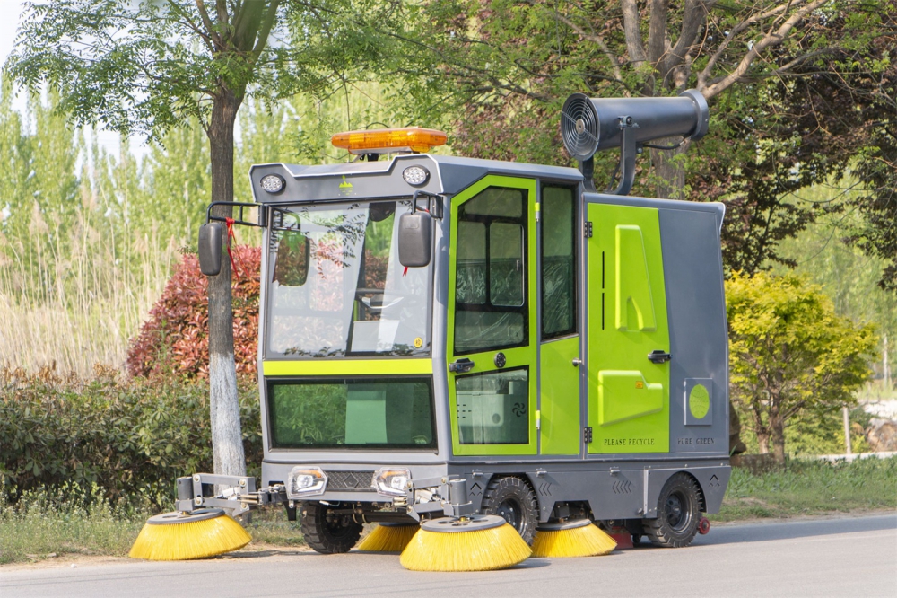 为什么大学校园如此青睐电动扫地车